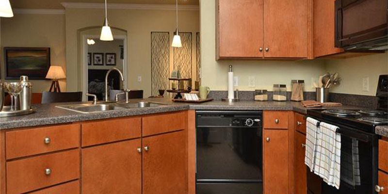 Houston Apartment: 1399 S Loop W