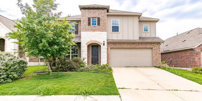 Buda House: 226 Hot Spring Valley