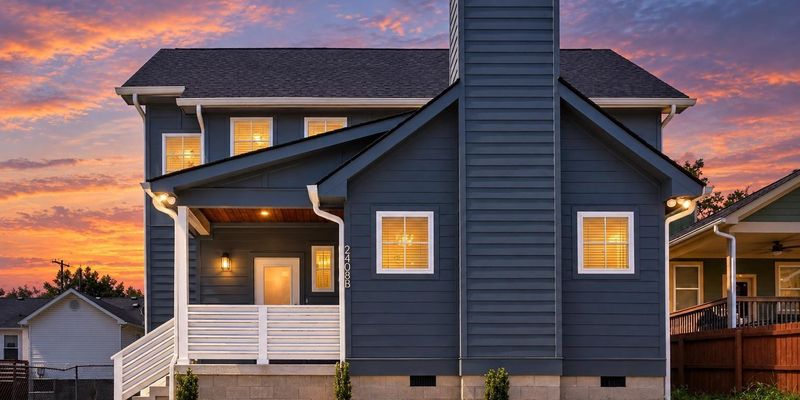 Nashville House: 2408 14th Ave N