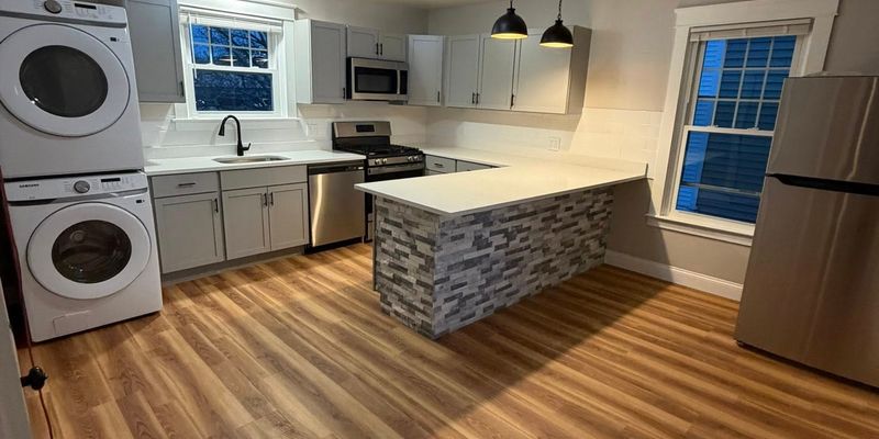 Fall River Apartment: 936 S Main St