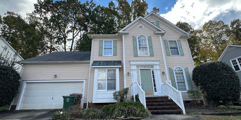 Cary House: 412 Silvergrove Drive