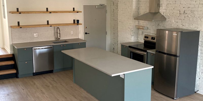 Cincinnati Apartment: 1607 Main St