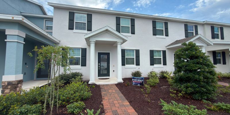 Orlando House: 9722 Character Dr