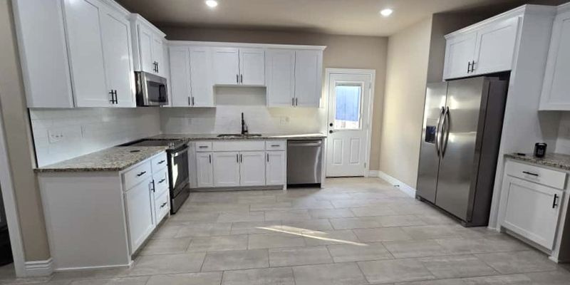 Fayetteville House: 2616 N Justin Dr
