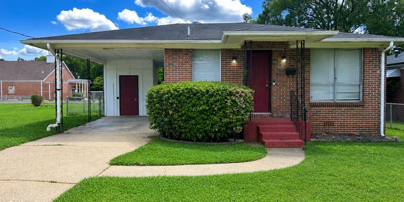 Brighton House: 440 Oakmont St