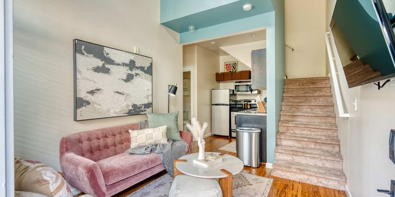 Portland Apartment: 1415 NW 19th Ave