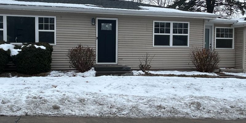 Muscatine House: 1810 Logan St