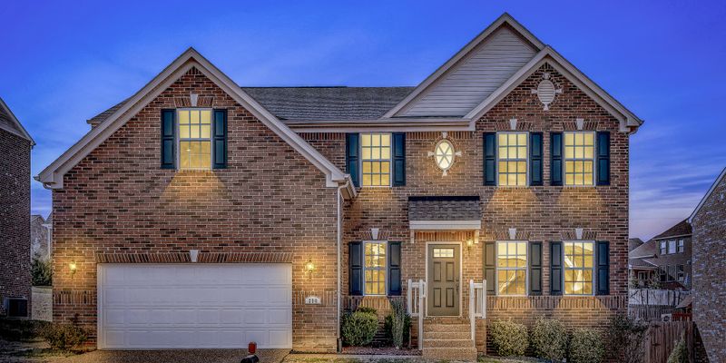 Mt. Juliet House: 290 Cobblestone Landing