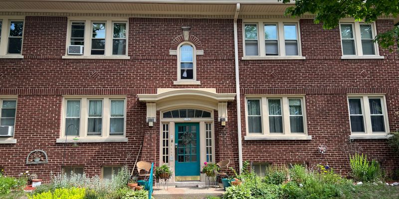 Milwaukee Apartment: 5702 W Galena St