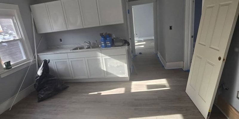 Milwaukee Apartment: 2405 N 34th St