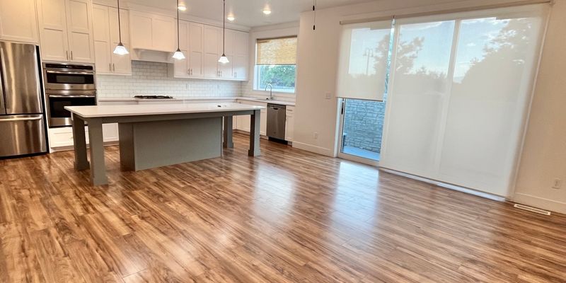 Highland House: 10869 N Marble Manor