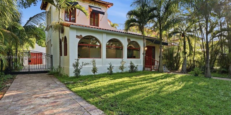 Coral Gables House: 1137 Asturia Ave #1137