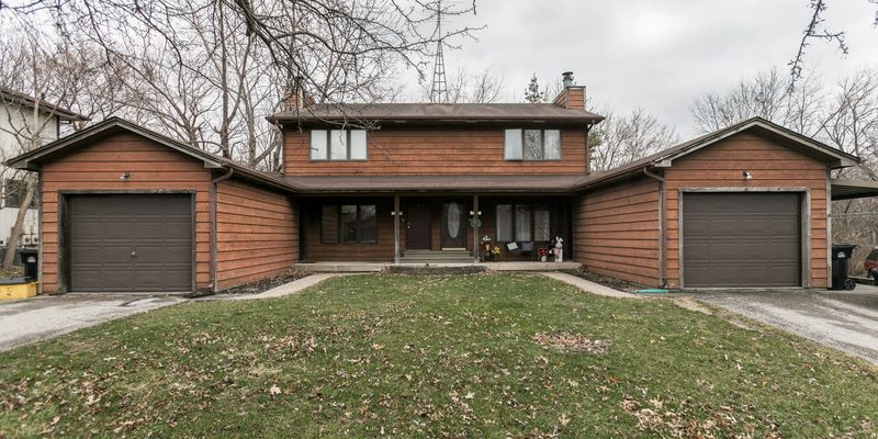 Coralville House: 1317 Southview Cir