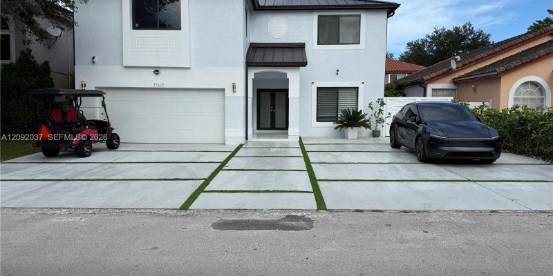 Hialeah House: 19603 NW 82nd Pl