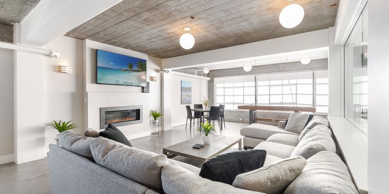 Tacoma House: 2135 Commerce St