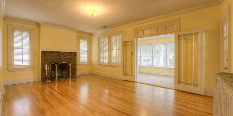 Memphis Apartment: 296 N. Willett