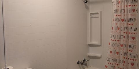 Bathroom 2.jpg