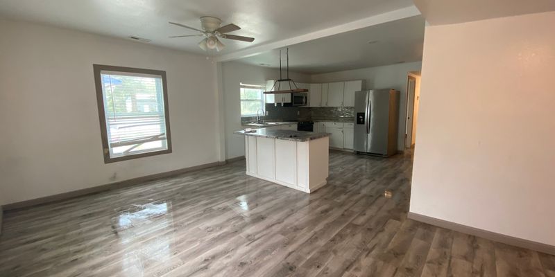 Hutchinson House: 1513 E 4th Ave