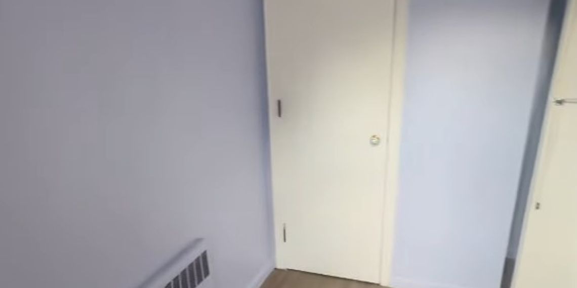 2421 Riverside Dr 2 photo 2
