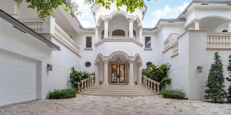 Miami Beach House: 100 Palm Ave #100