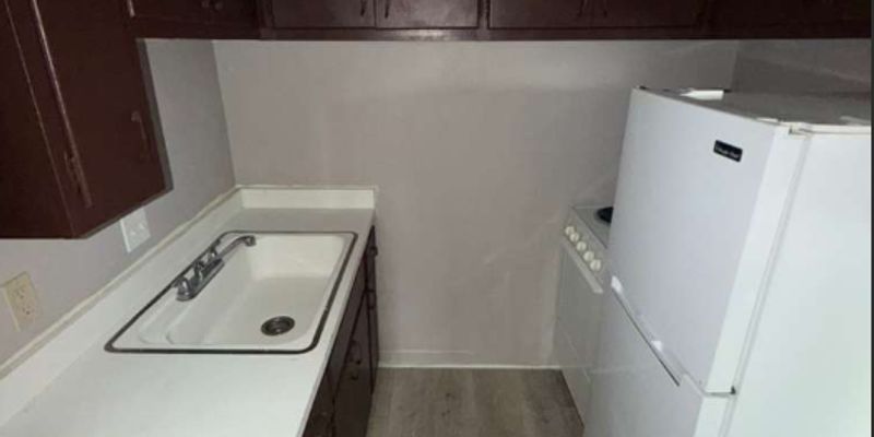 Cleveland Apartment: 16818 Grovewood Avenue 8