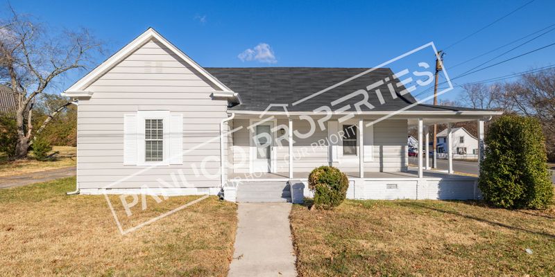 Eden House: 322 Moir St