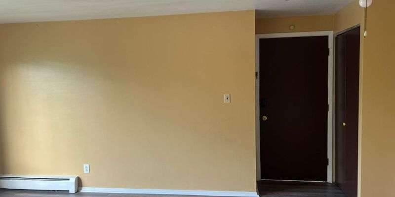 Cleveland Apartment: 16818 Grovewood Avenue 9