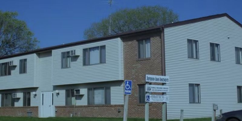 Jefferson Apartment: 509 S Railroad Ave