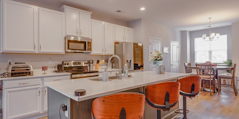 Suffolk House: 2001 Laycock Lane, Unit 102