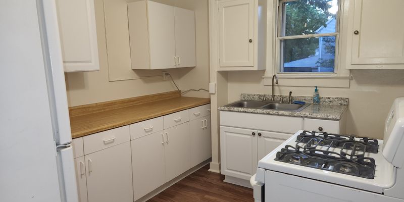 Baltimore Apartment: 6004 Edna Ave