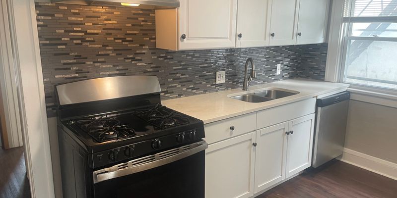 Minneapolis Apartment: 3706 N Penn Ave