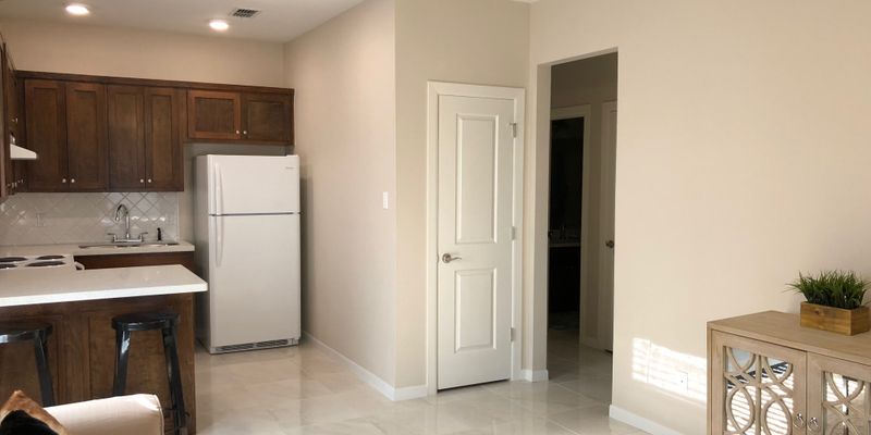 Pharr Apartment: 802 West Cherokee Avenue