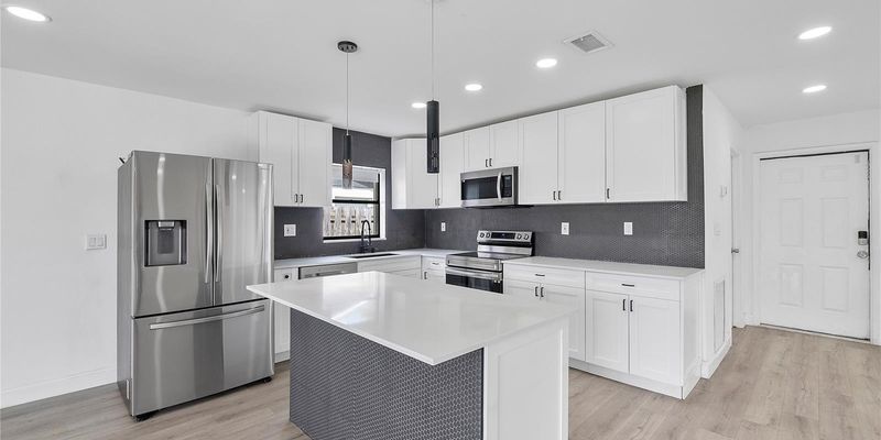 Coral Springs House: 2416 NW 98th Ln