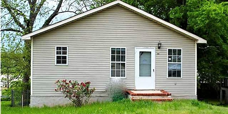 Montevallo House: 465 Valley St