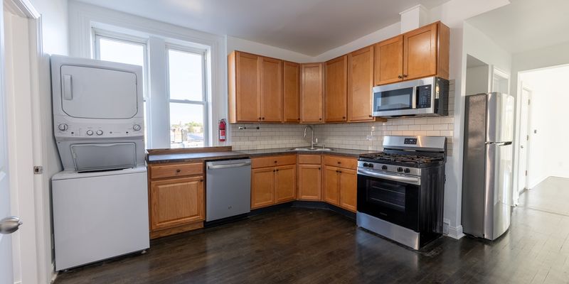 Chicago Apartment: 1532 N Harding Ave