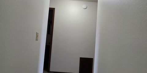 Hallway.JPG