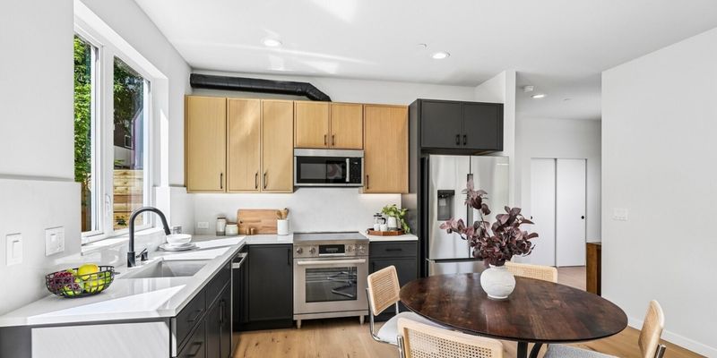 Seattle Apartment: 4425 Fremont Ave N