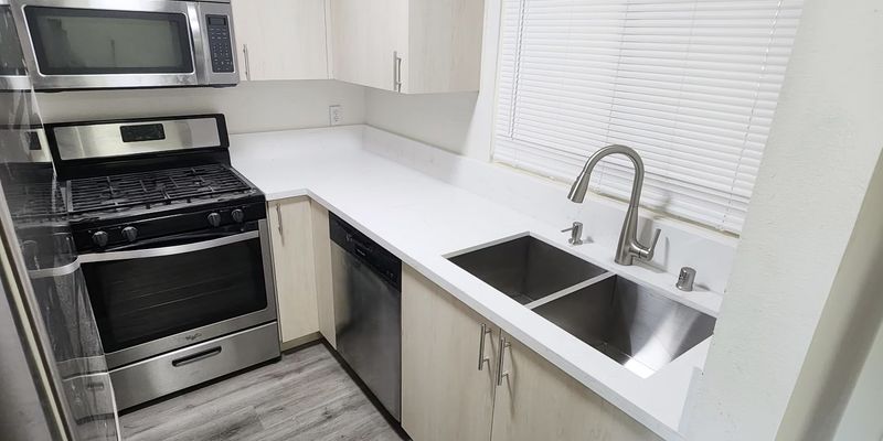 Glendale Apartment: 1117 Elm Ave