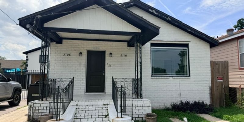 New Orleans Multiplex: 2110 Eads St