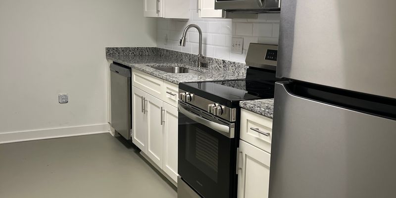 Pulaski Apartment: 500 Pico Terrace