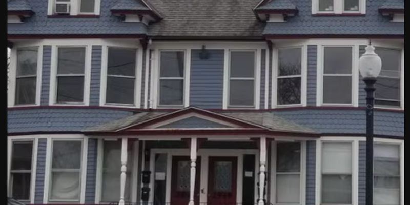 Bridgeport Apartment: 2949 Fairfield Avenue