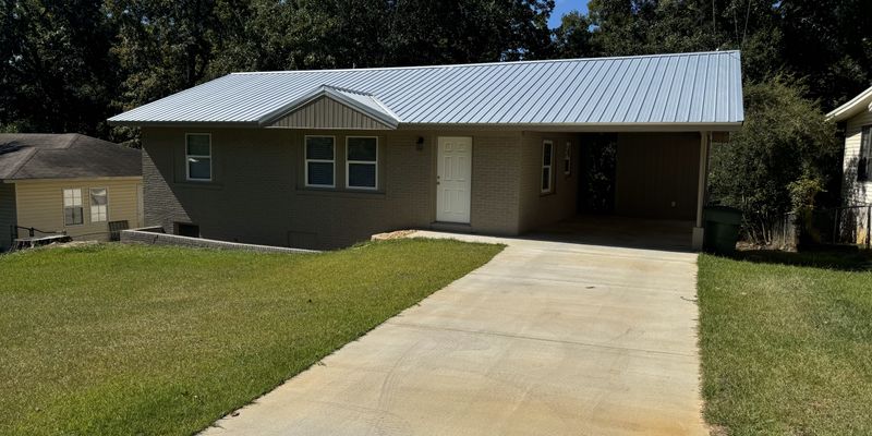 Ozark House: 260 Dixie Dr