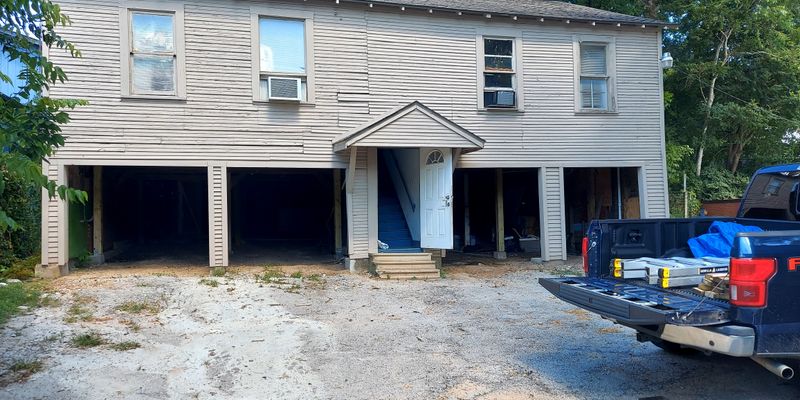 Huntsville Apartment: 915 University Ave