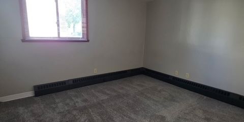 Bedroom 2.JPG