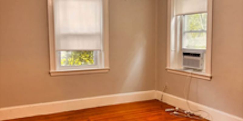 Quincy Apartment: 14 Russell St