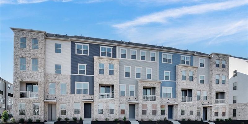 Chester Townhome: 12108 Calgary Lp