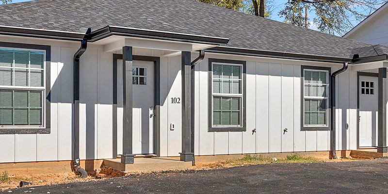 Nacogdoches House: 215 Beall St