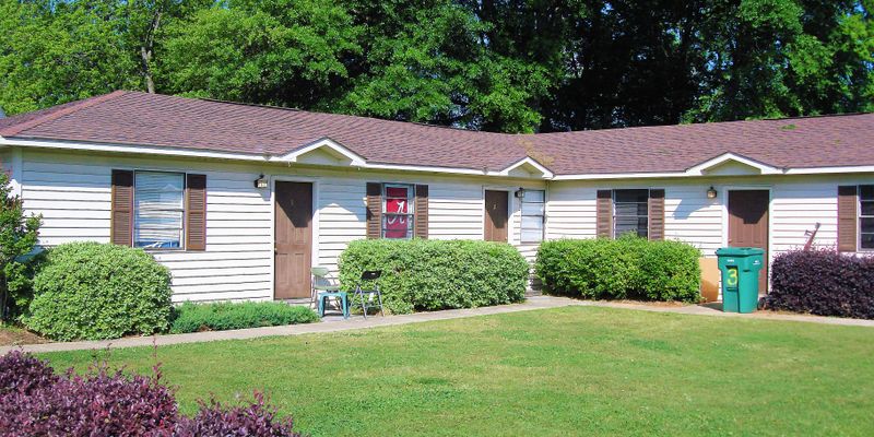 Montevallo Apartment: 545 Valley St