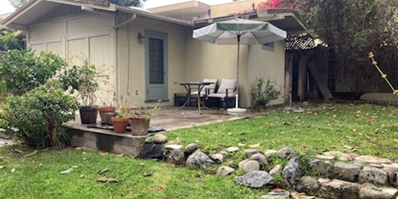 Los Angeles House: 1545 N Fairfax Ave