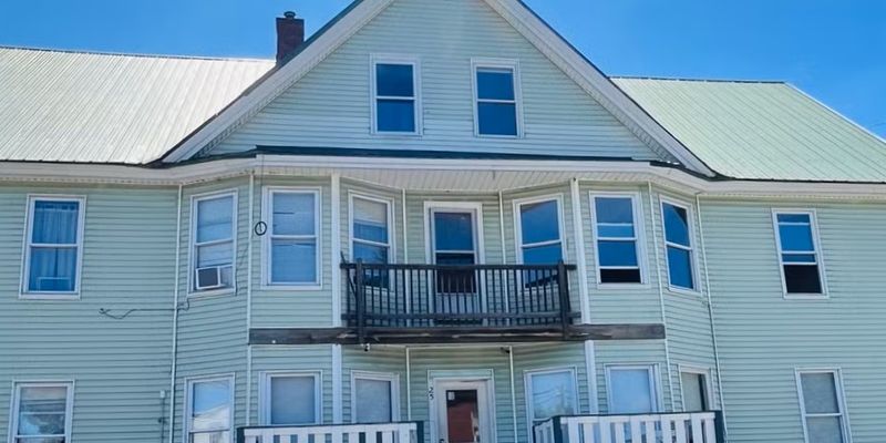 Rumford Apartment: 25 Maine Ave